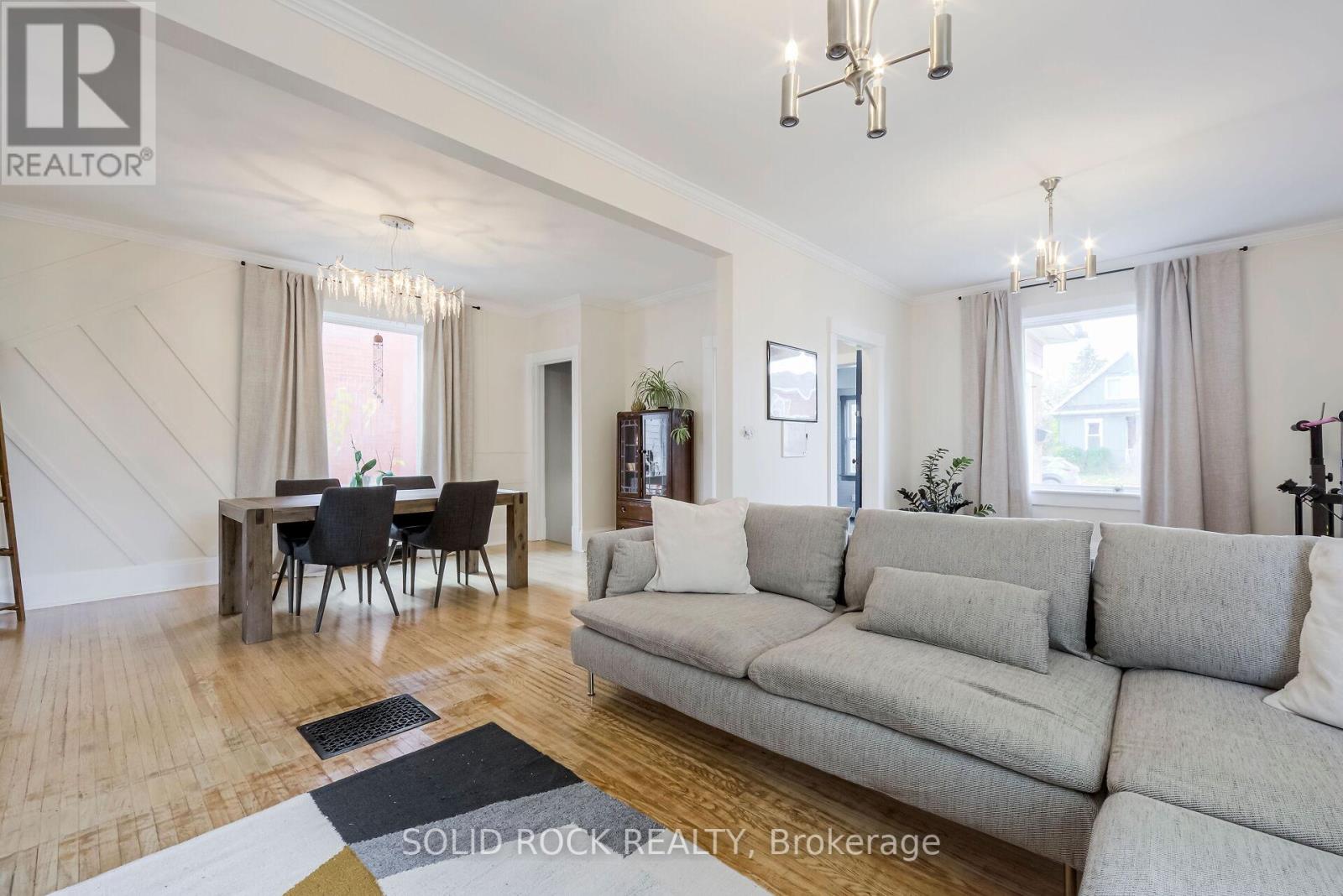 233 HENRY VILLA DR