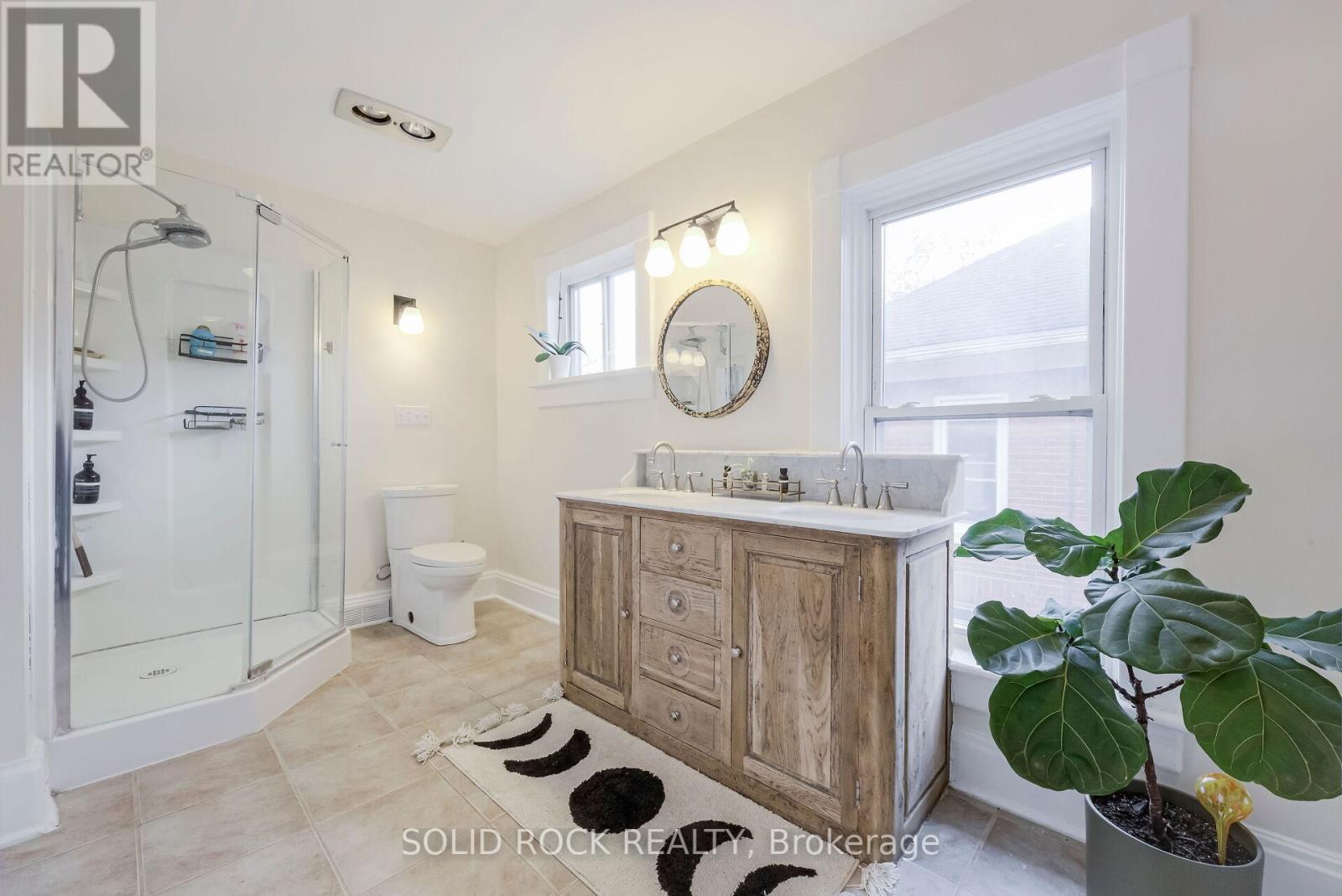 233 HENRY VILLA DR