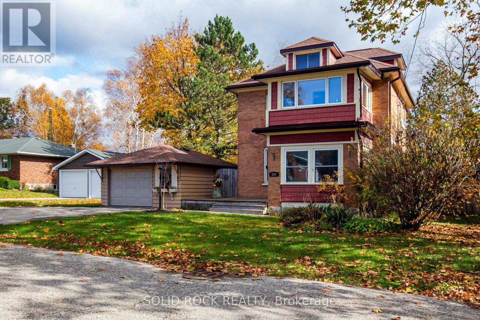 233 HENRY VILLA DR