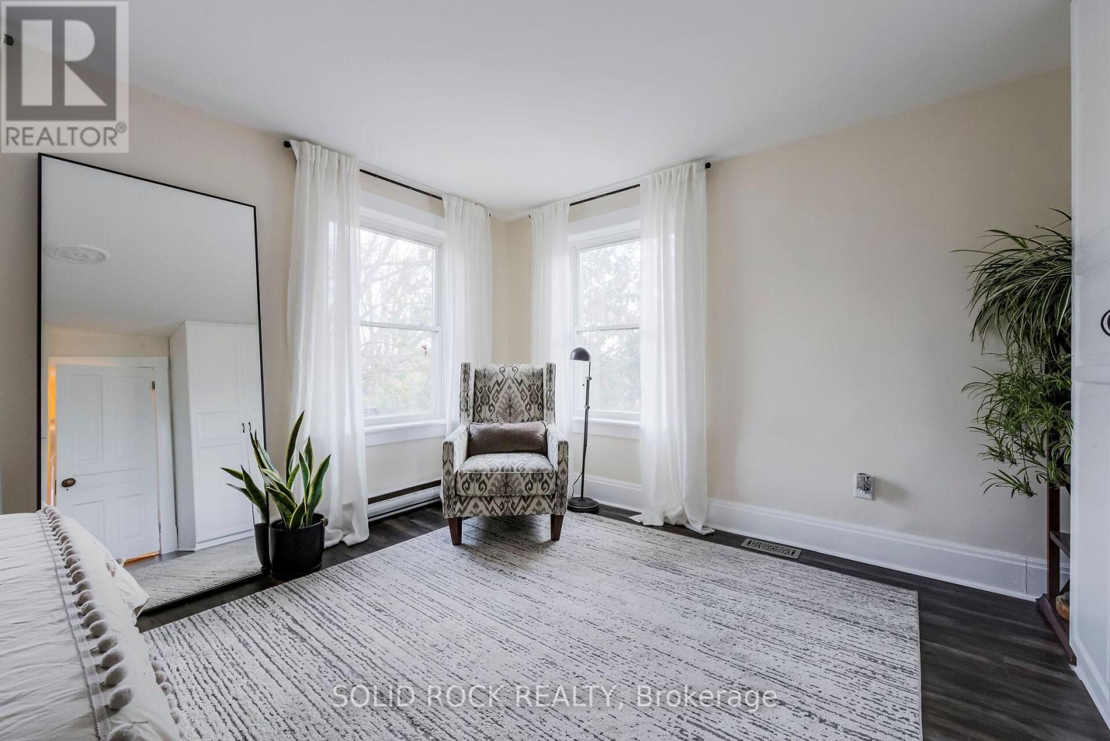 233 HENRY VILLA DR