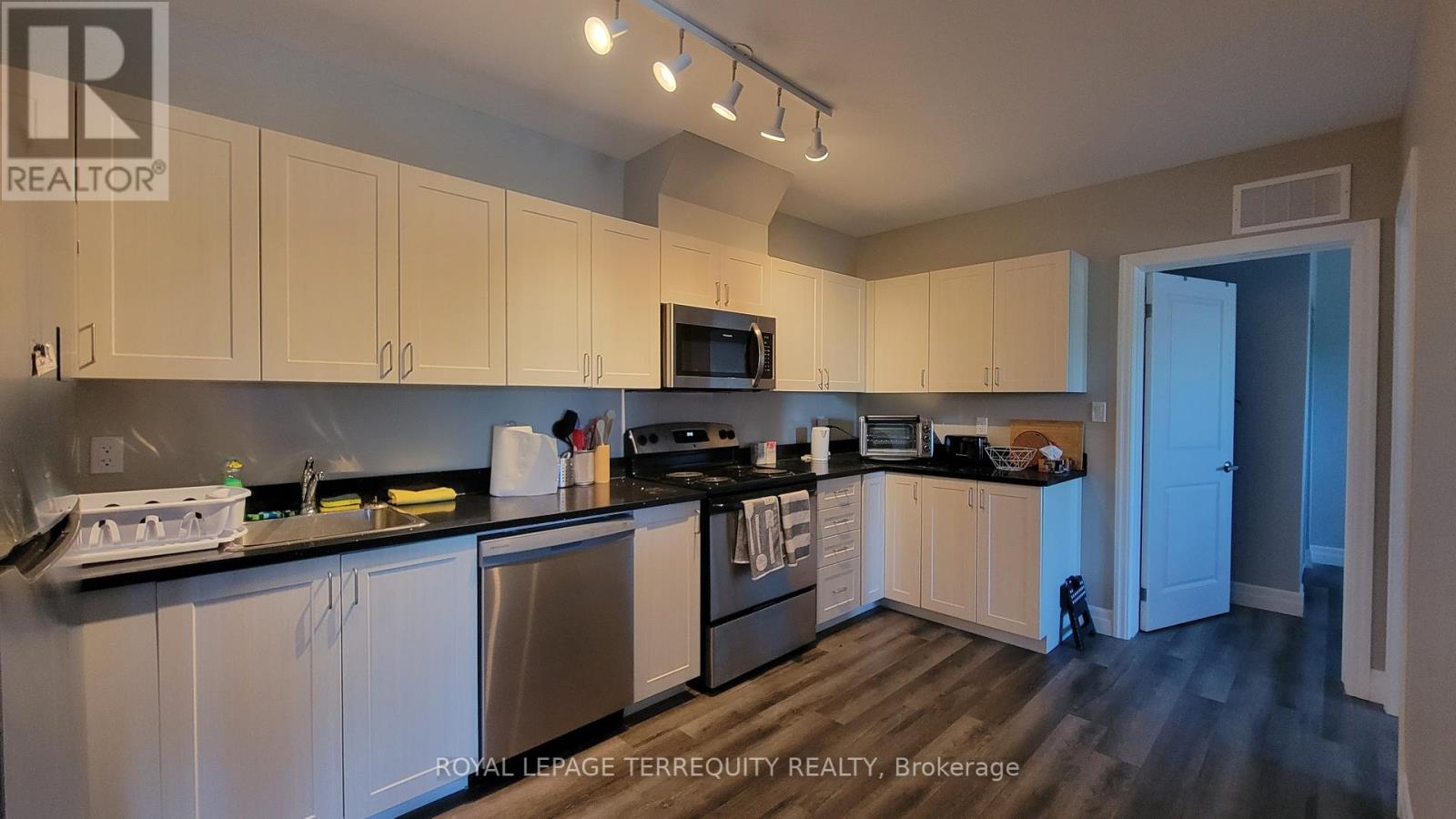 #417 -501 FRONTENAC ST, #417