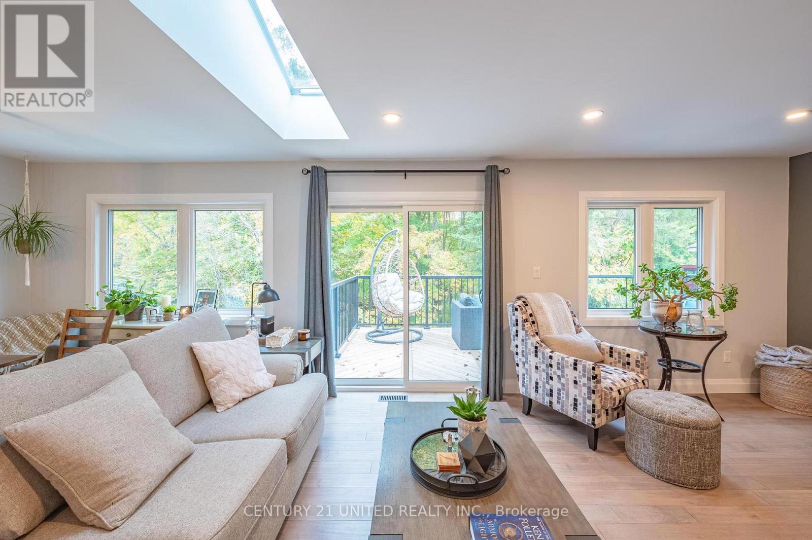 24 CLIFFSIDE DR