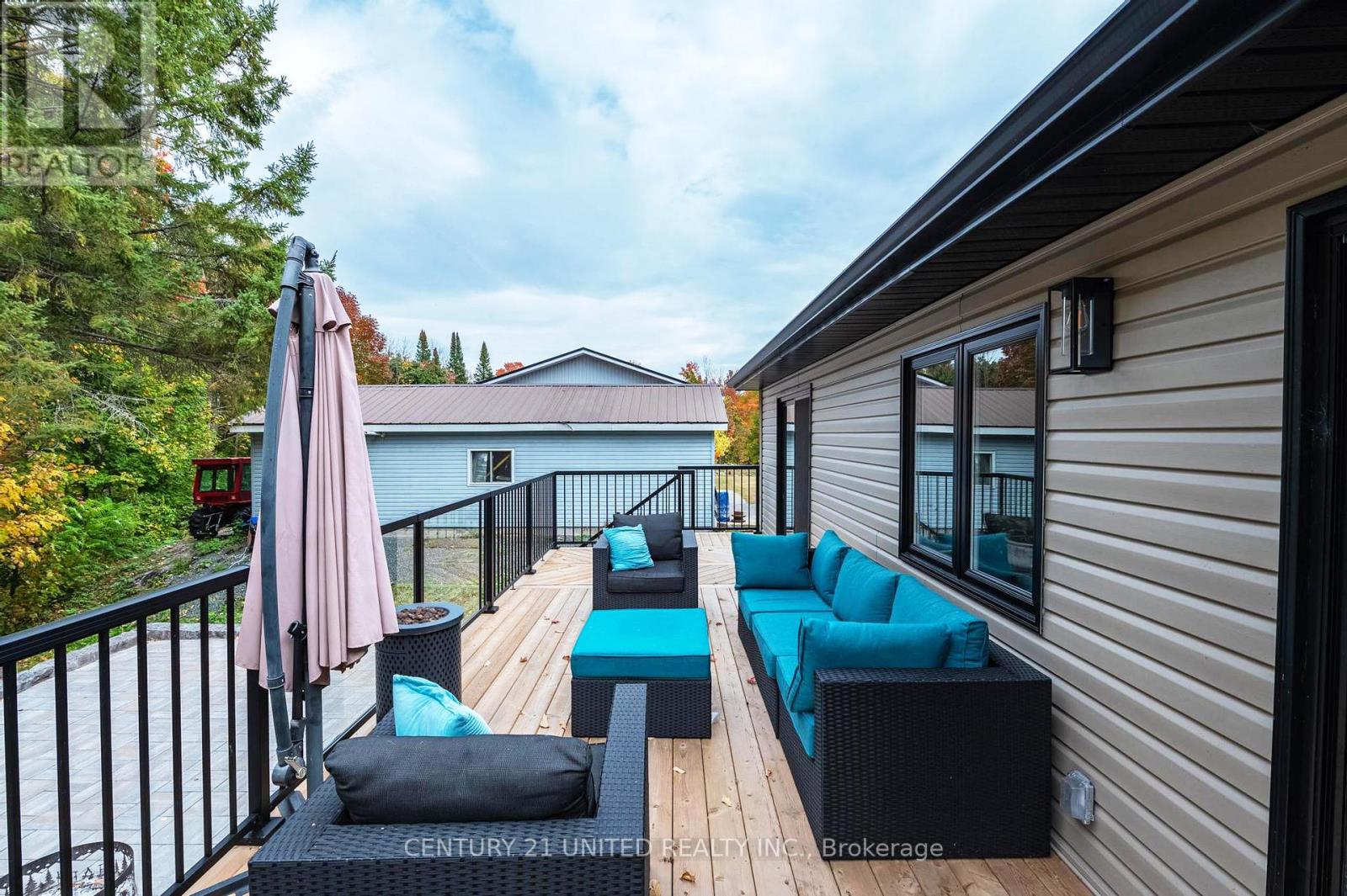 24 CLIFFSIDE DR