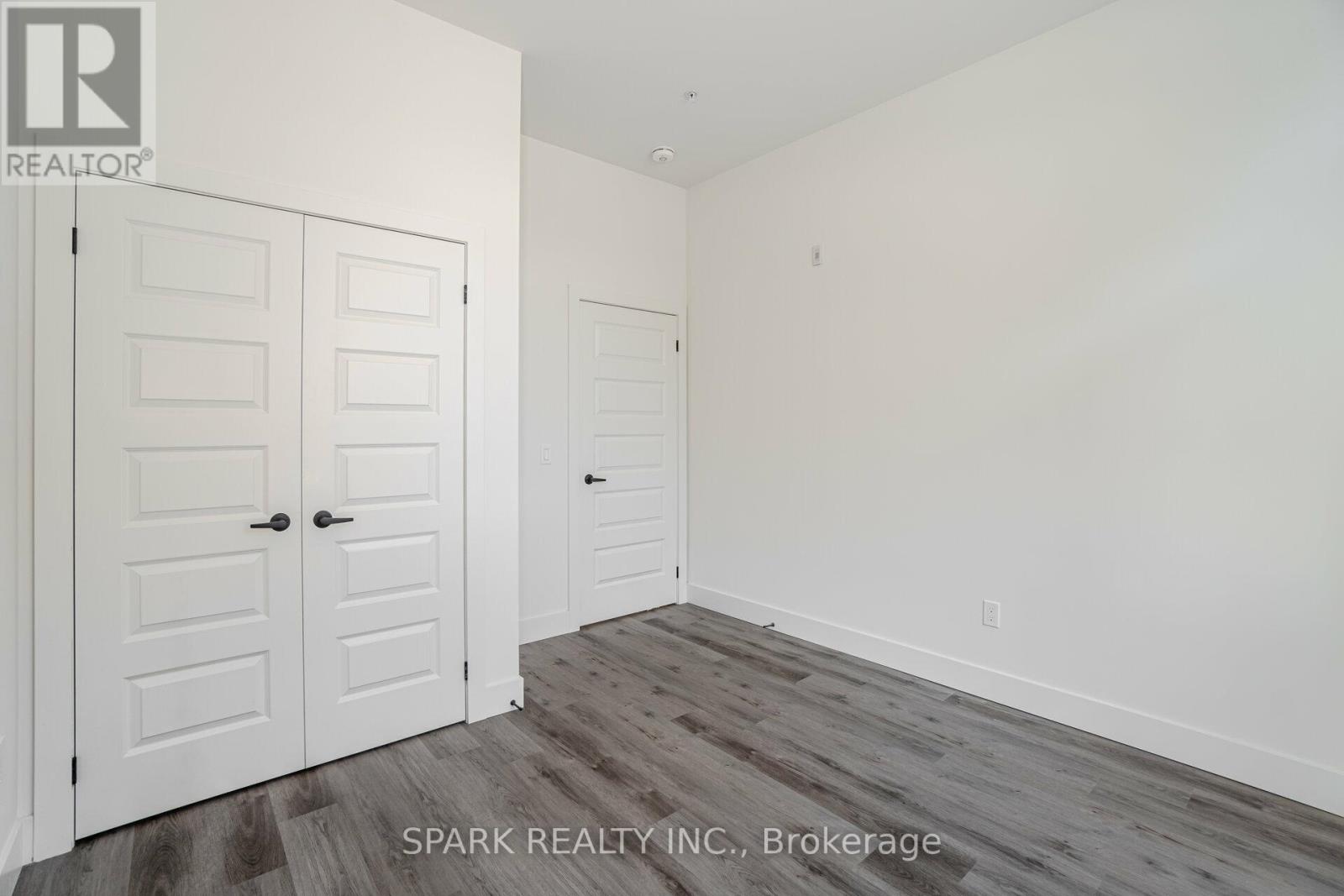 #105 -103 ROGER ST, #105