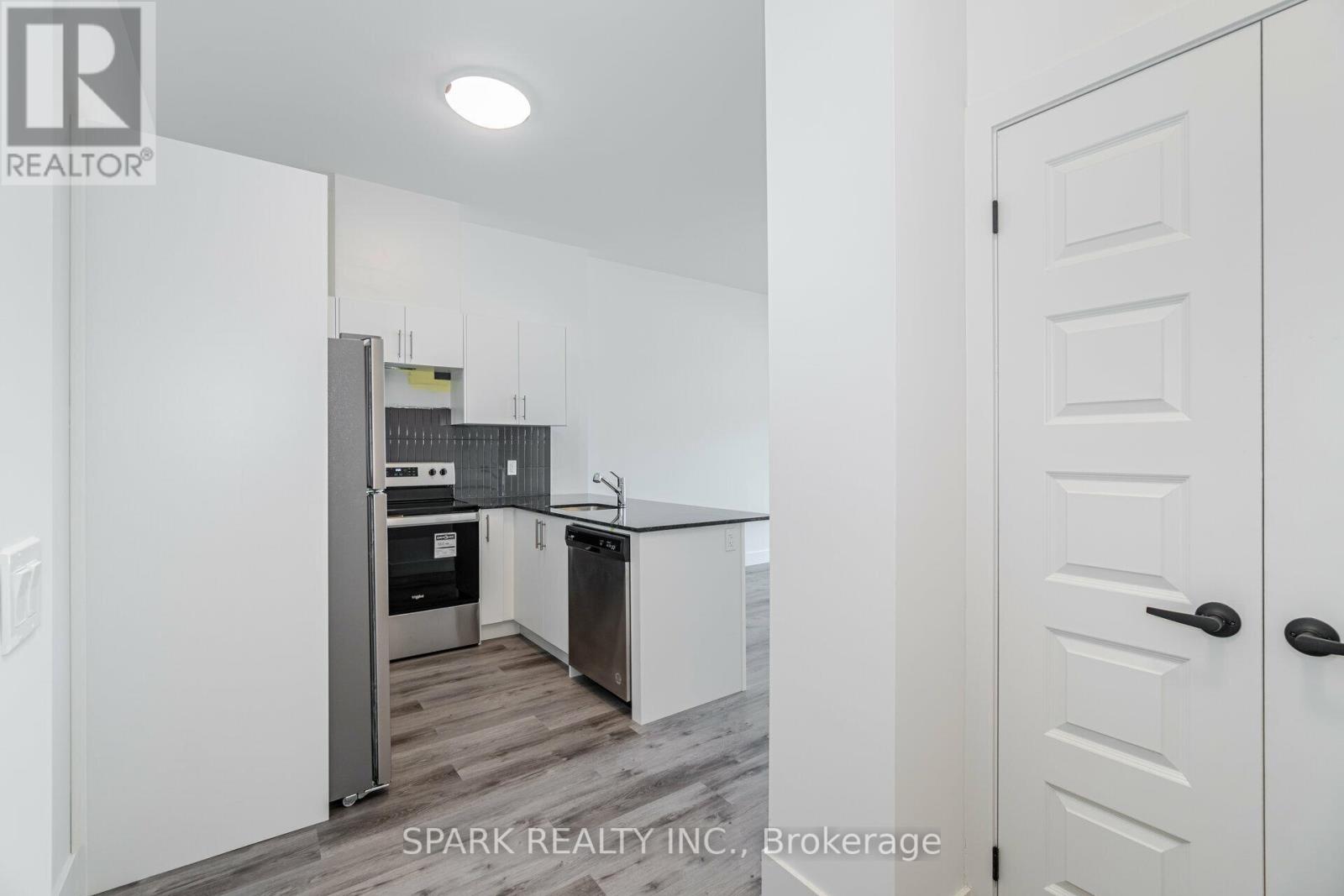 #105 -103 ROGER ST, #105