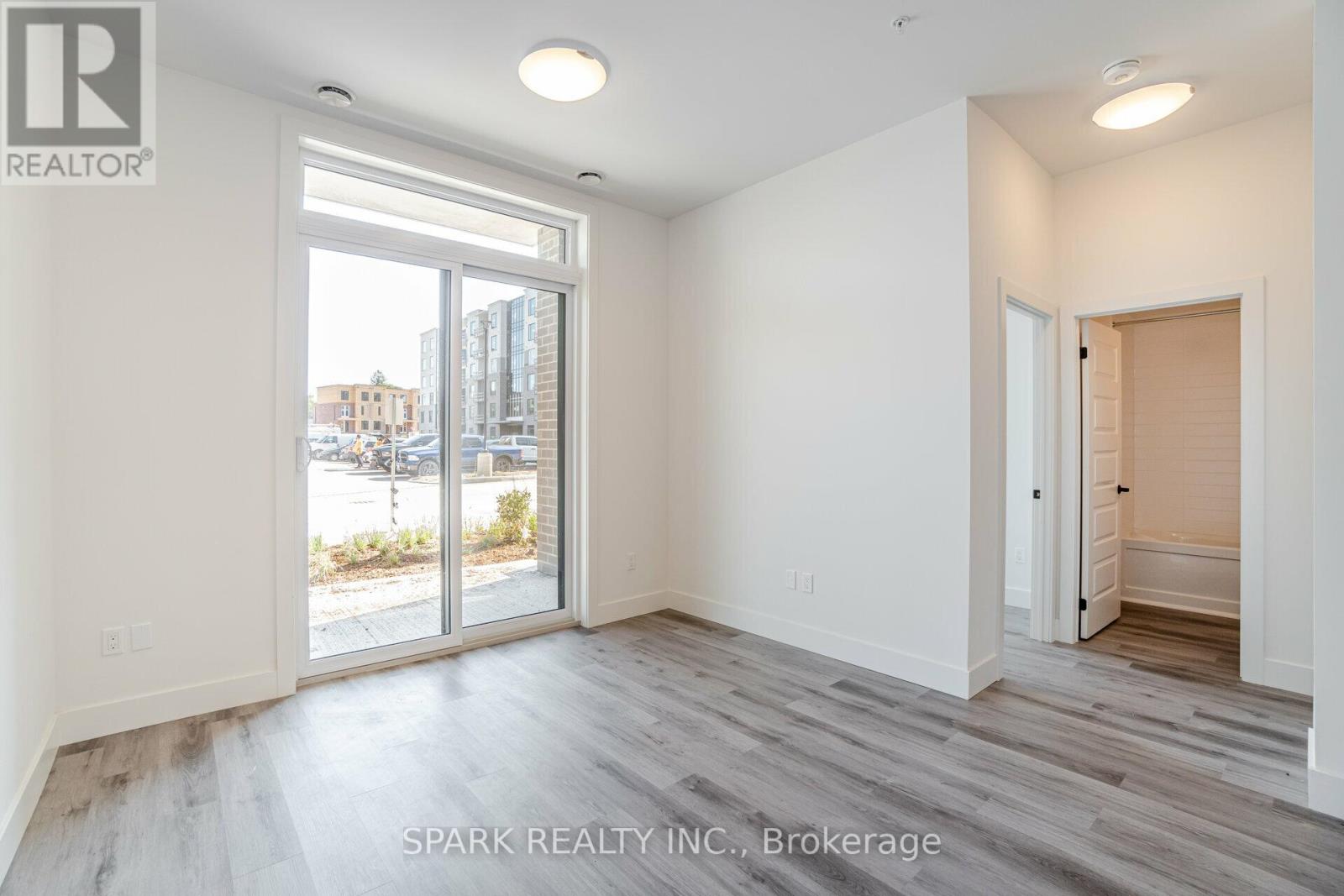 #105 -103 ROGER ST, #105