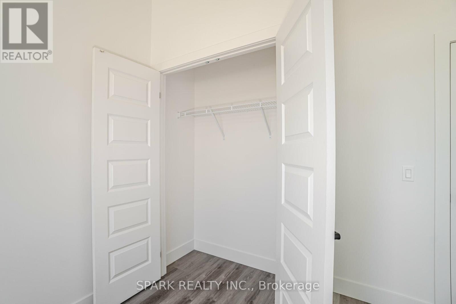 #105 -103 ROGER ST, #105