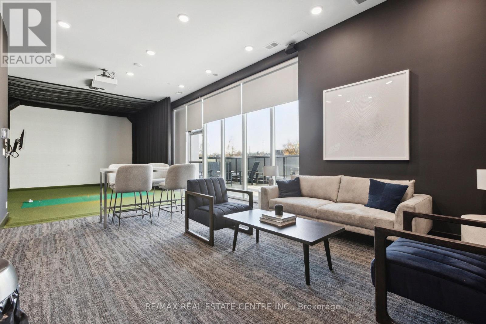 #602 -71 WYNDHAM ST S, #602