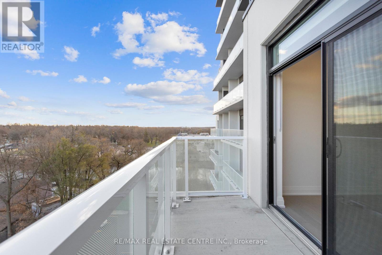 #602 -71 WYNDHAM ST S, #602