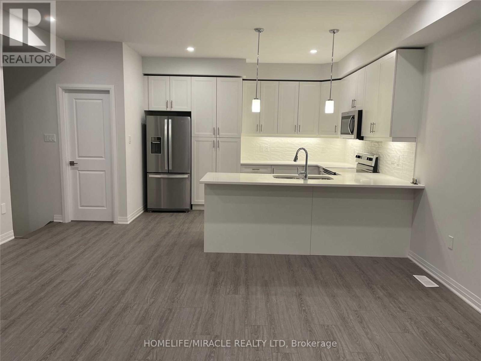 #52 -51 SPARROW AVE, #52