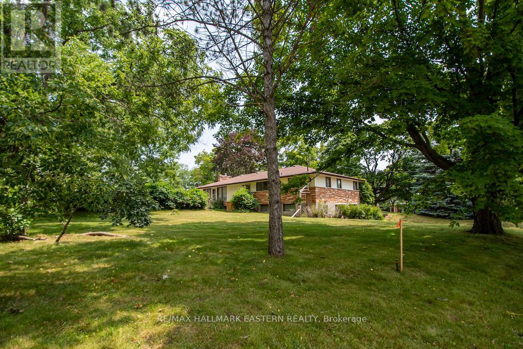 3 OAKWOOD CRES