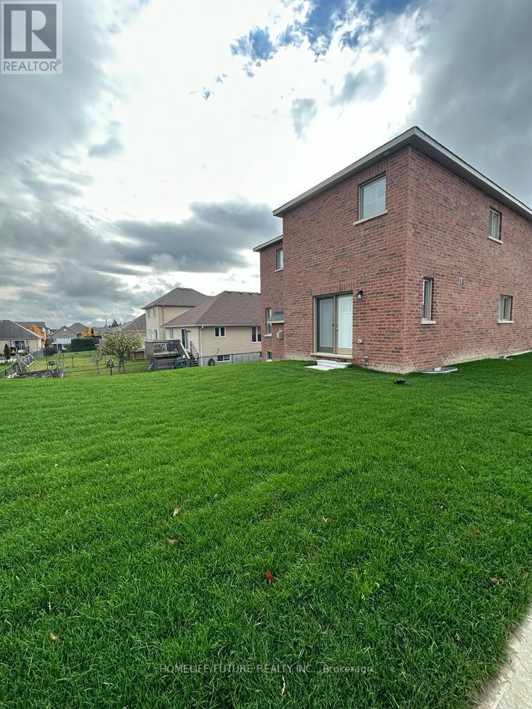 14 LAMB AVE