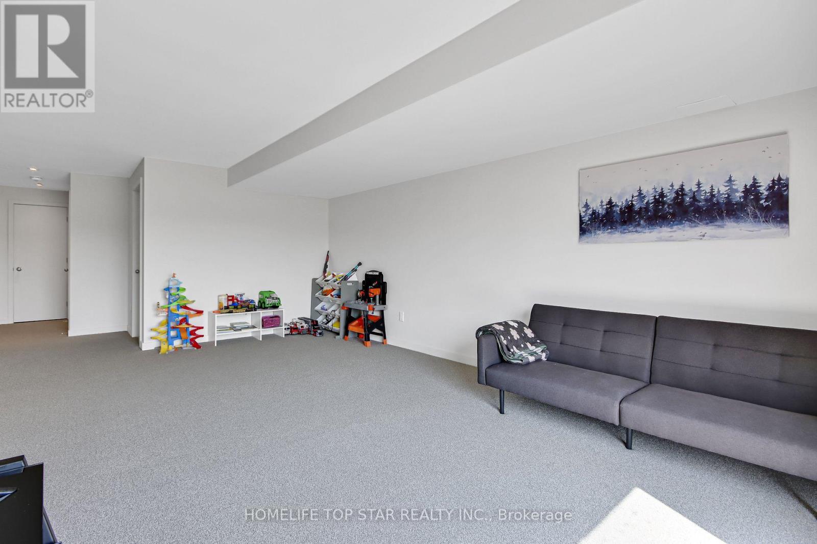 248 SHUTTLEWORTH DR