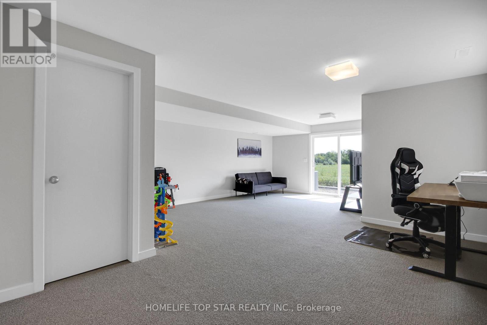 248 SHUTTLEWORTH DR