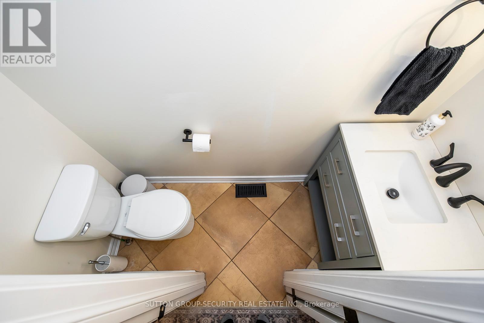 4486 WELLINGTON RD 32
