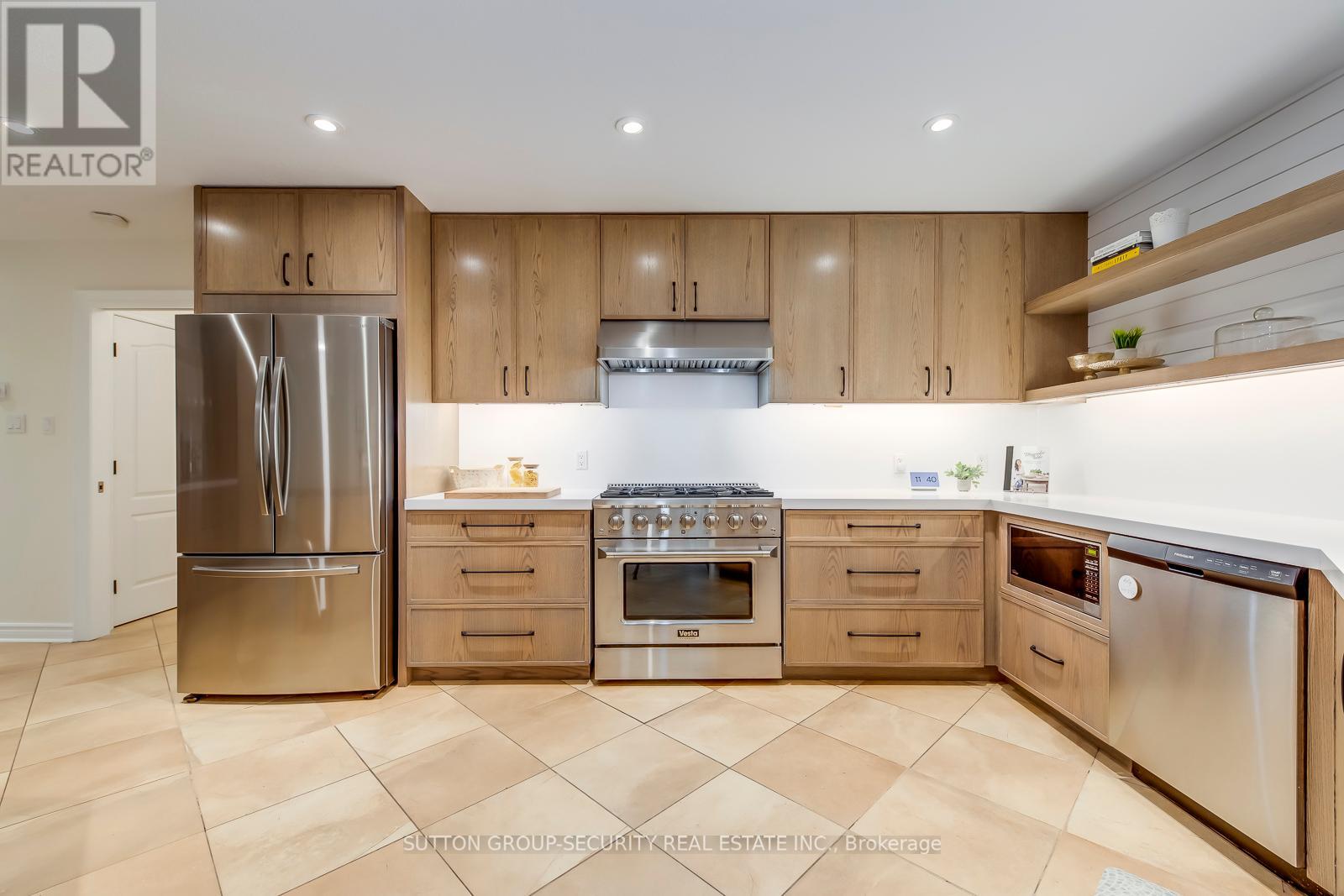 4486 WELLINGTON RD 32