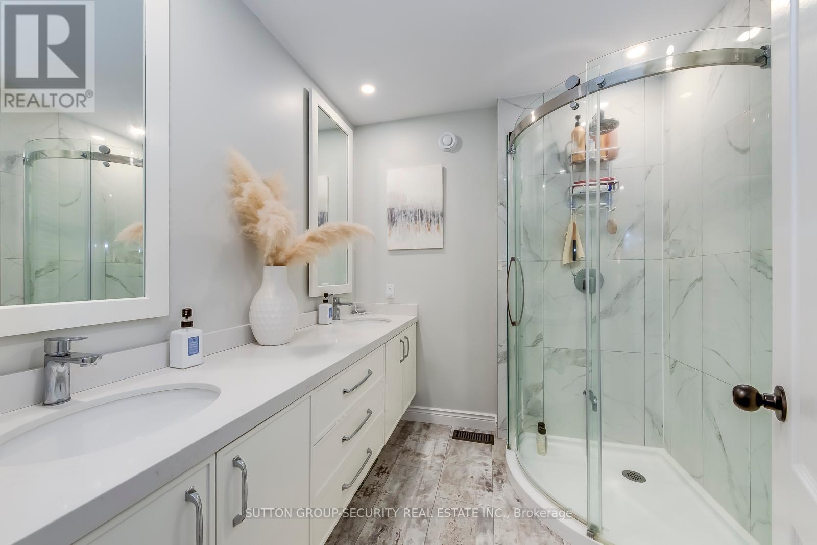 4486 WELLINGTON RD 32