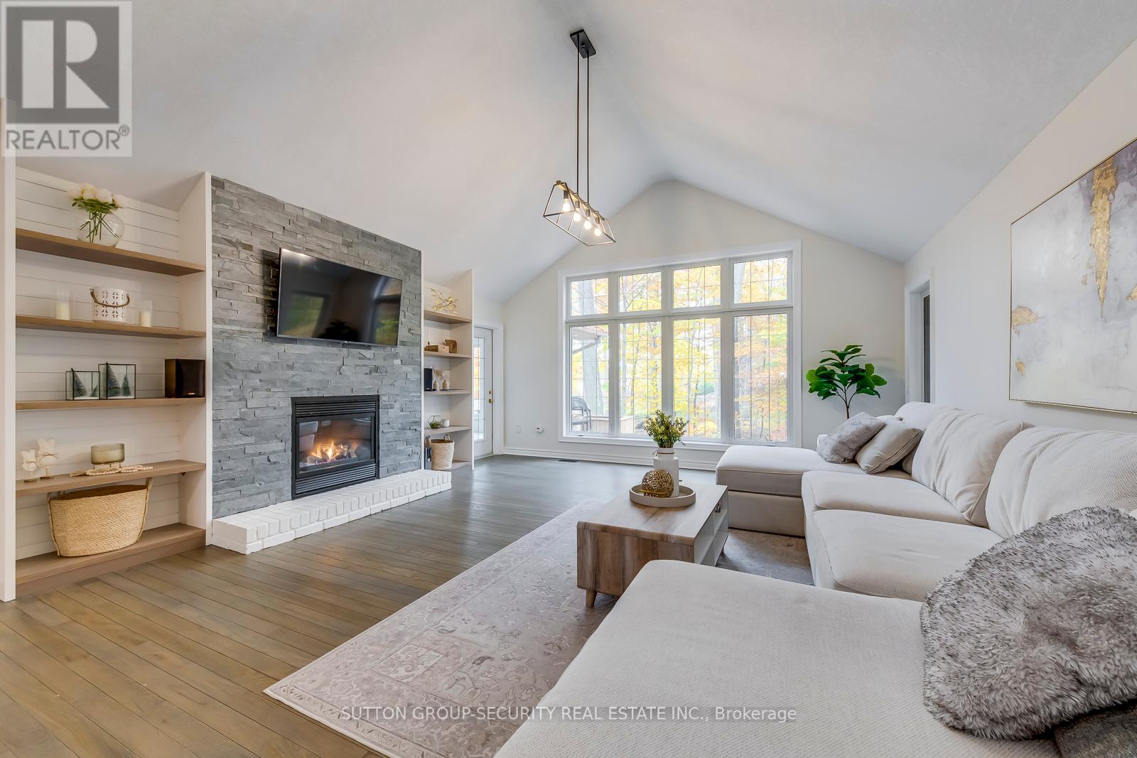 4486 WELLINGTON RD 32