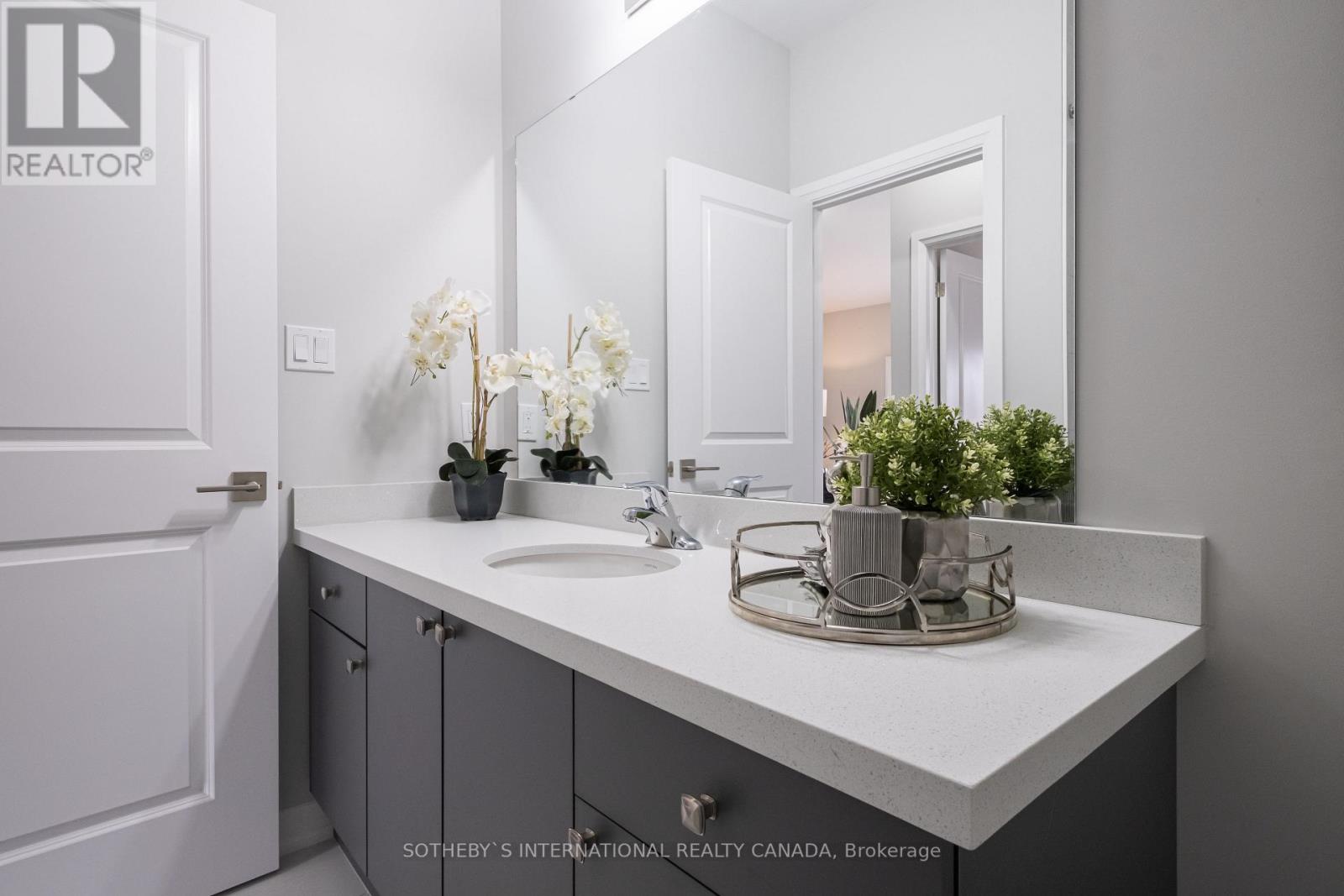 #40 -550 GREY ST, #40