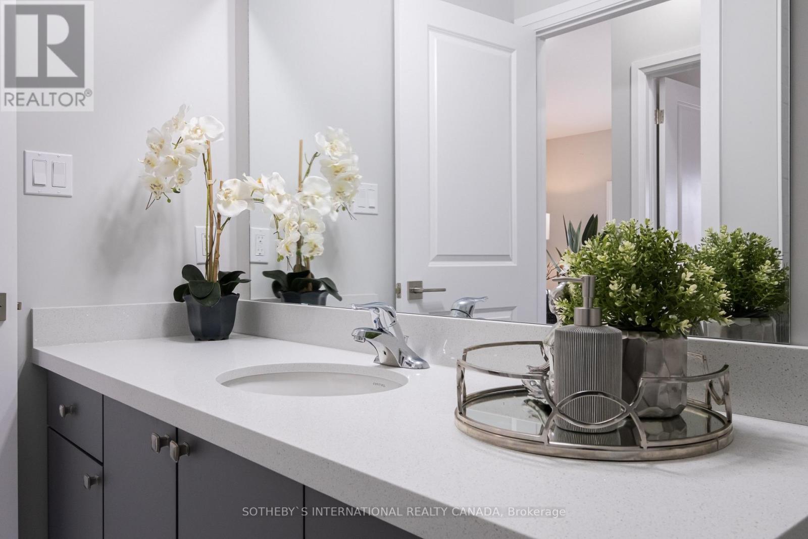#40 -550 GREY ST, #40