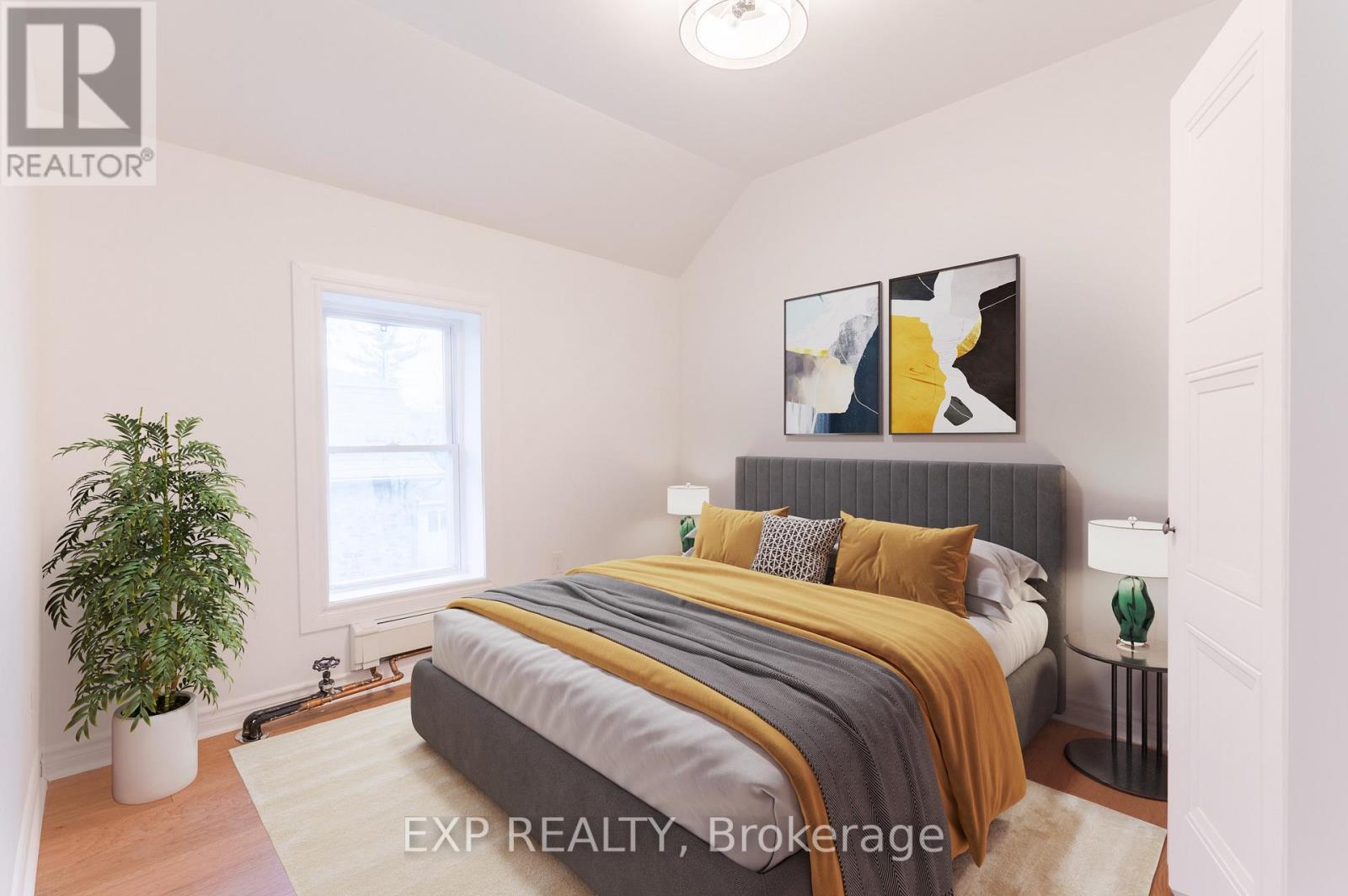 110 DUNDAS ST W