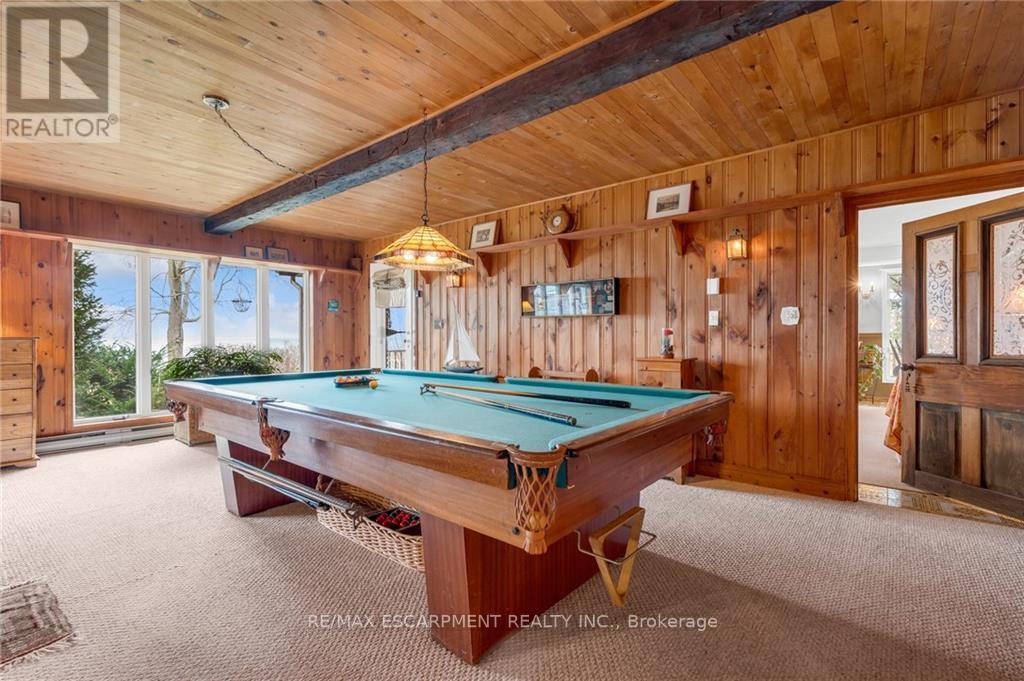 2 LAKESIDE DR