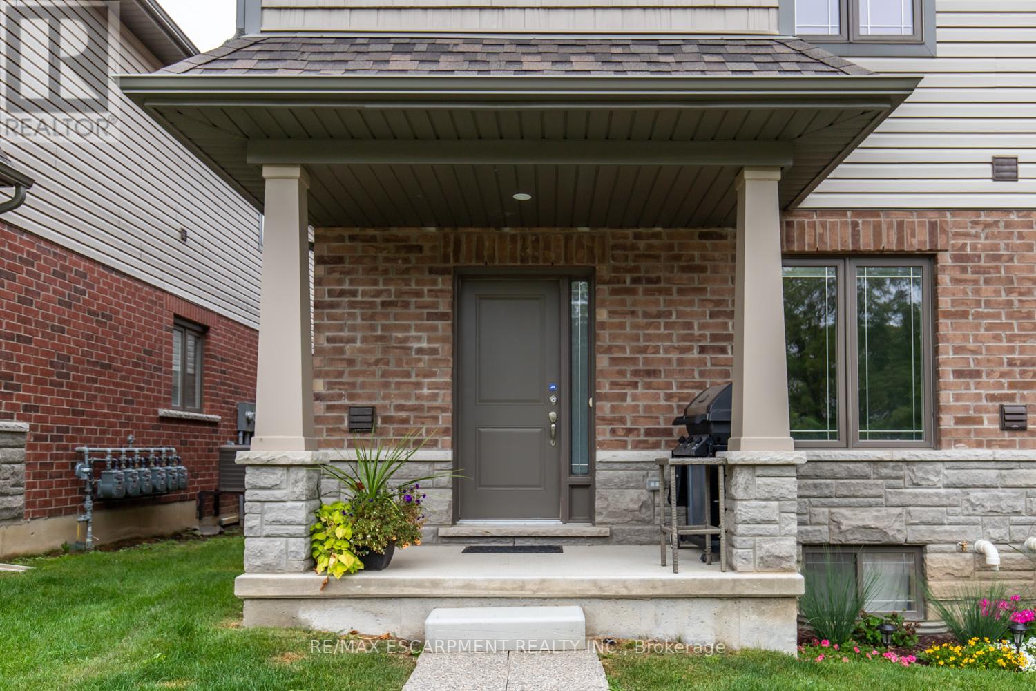 #62 -77 DIANA AVE, #62