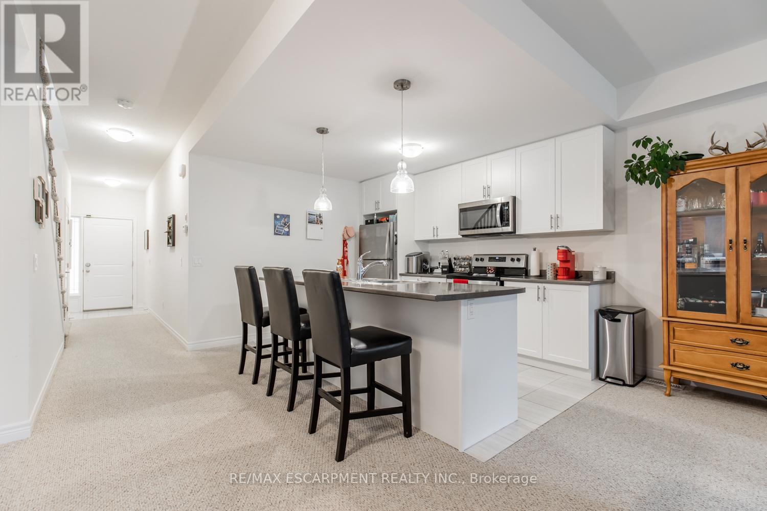 #62 -77 DIANA AVE, #62
