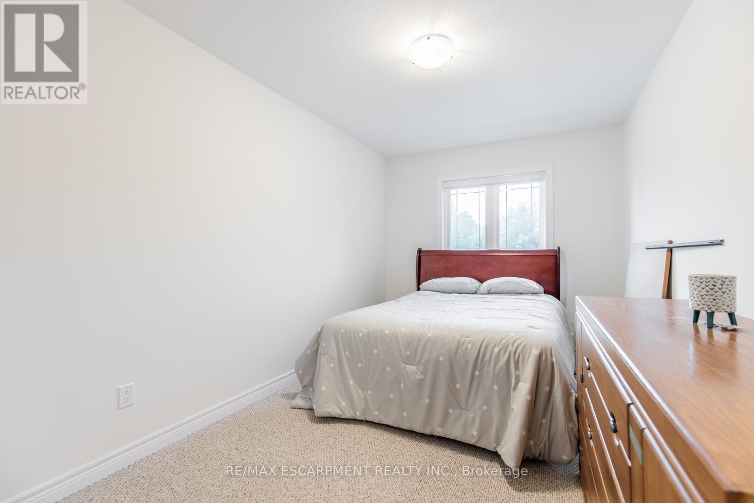 #62 -77 DIANA AVE, #62