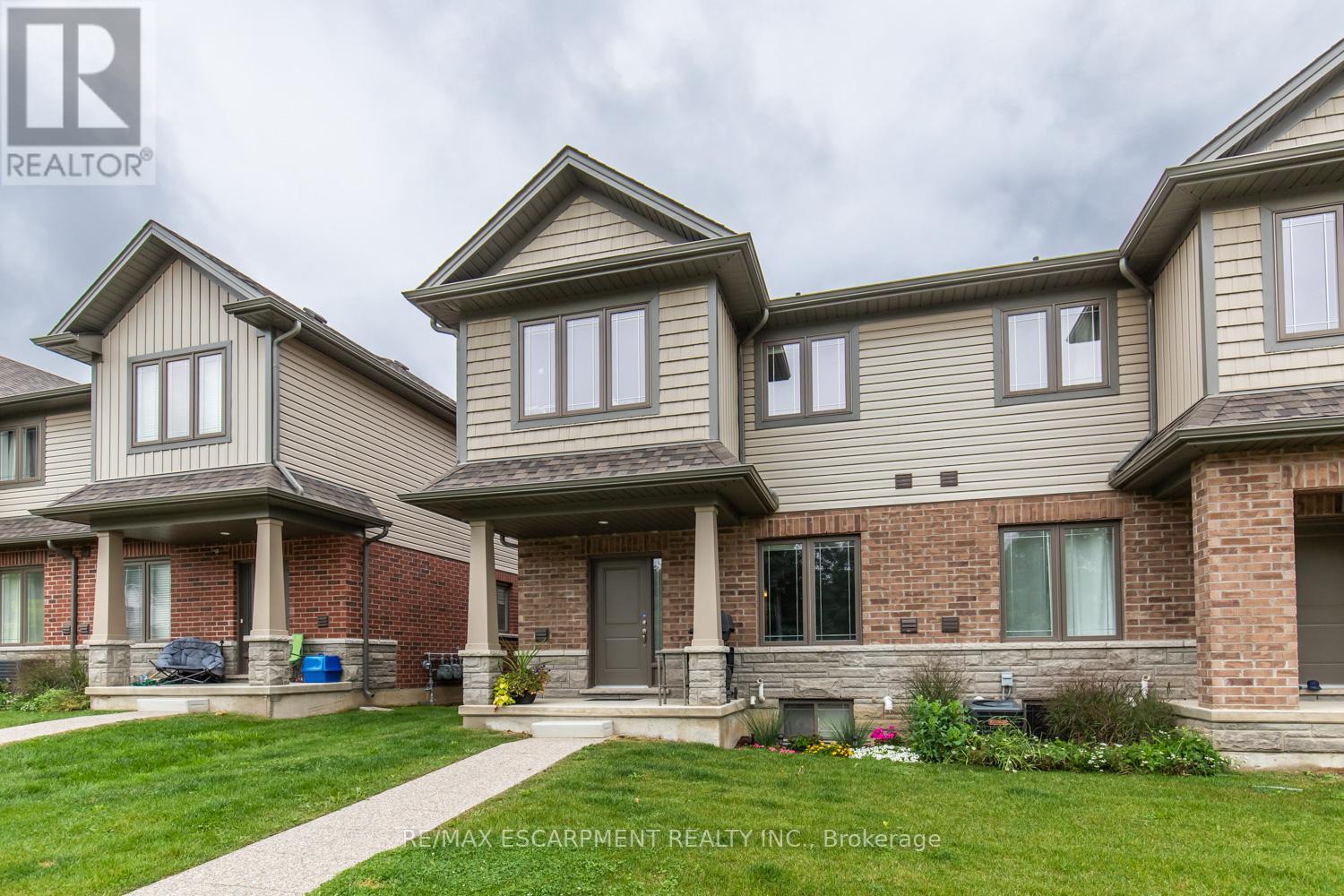#62 -77 DIANA AVE, #62