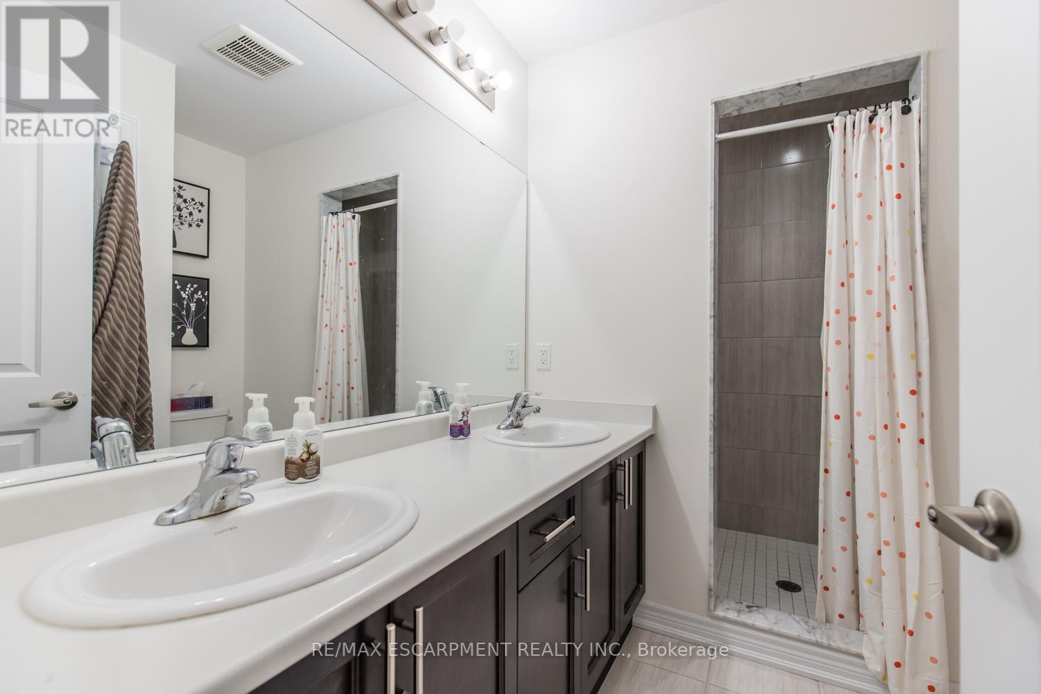#62 -77 DIANA AVE, #62