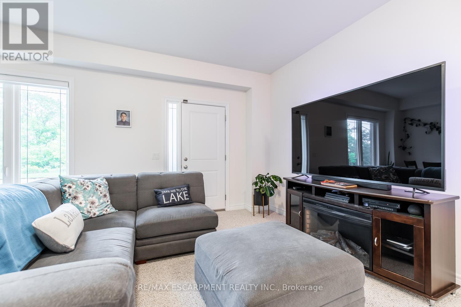 #62 -77 DIANA AVE, #62