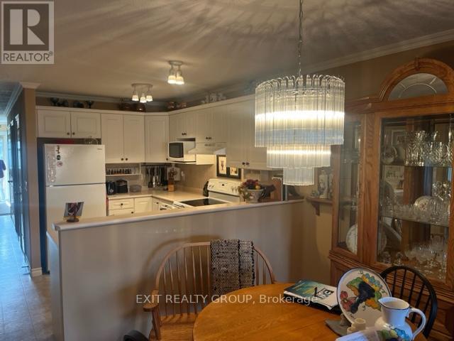 24 HAWTHORN ST