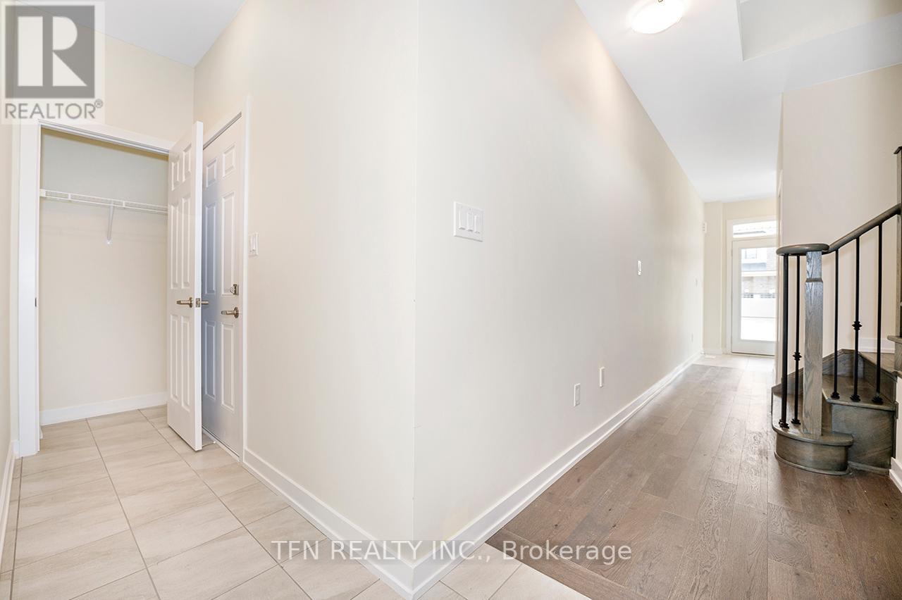 7 BASSWOOD CRES