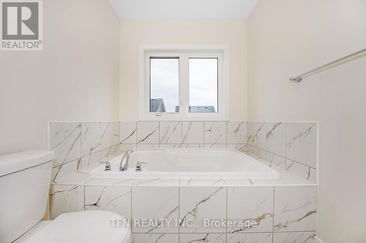7 BASSWOOD CRES