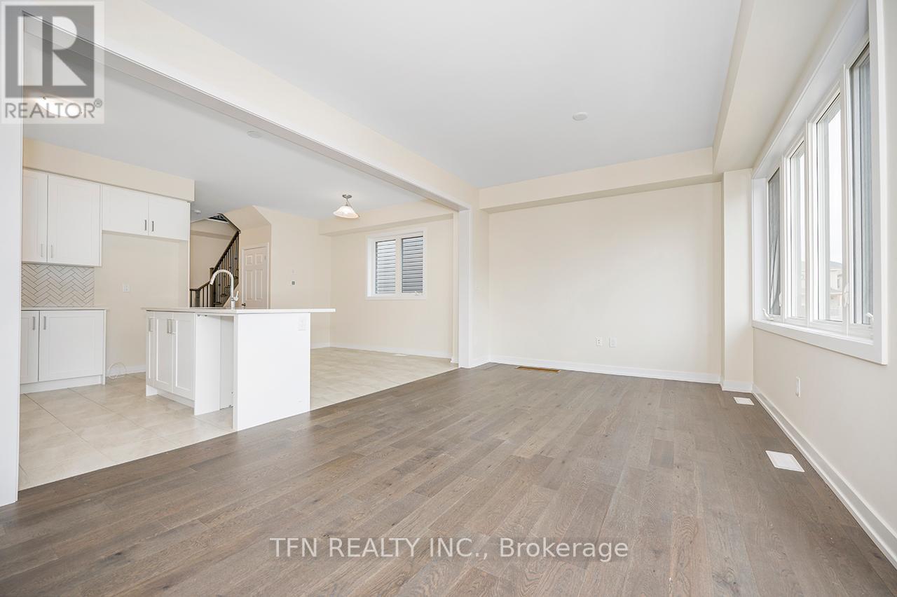 7 BASSWOOD CRES