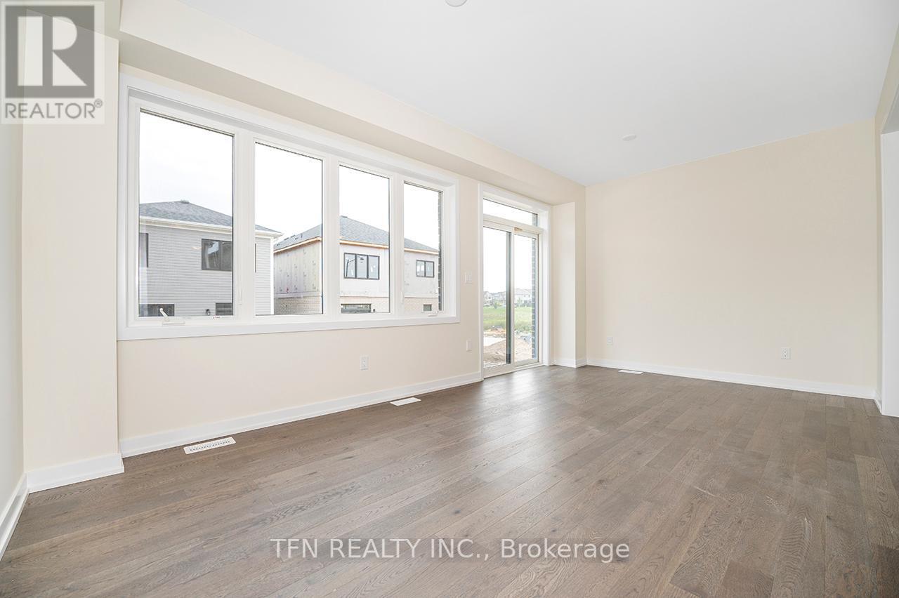 7 BASSWOOD CRES