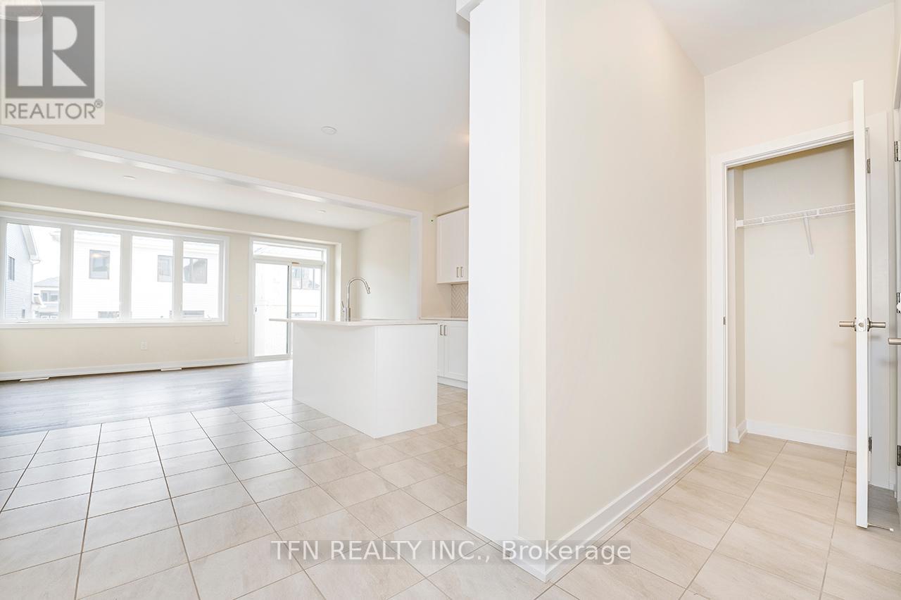 7 BASSWOOD CRES