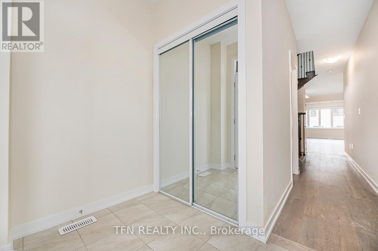 7 BASSWOOD CRES