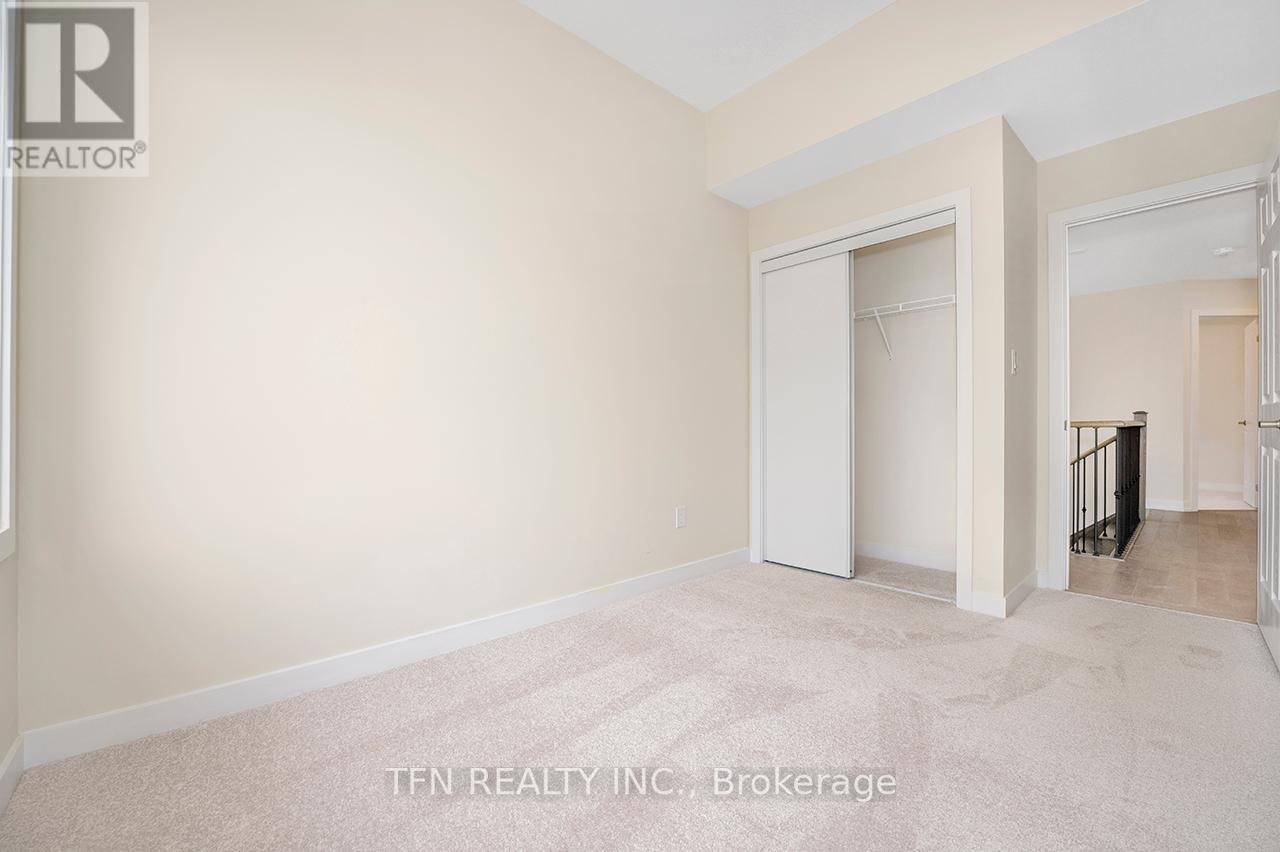7 BASSWOOD CRES