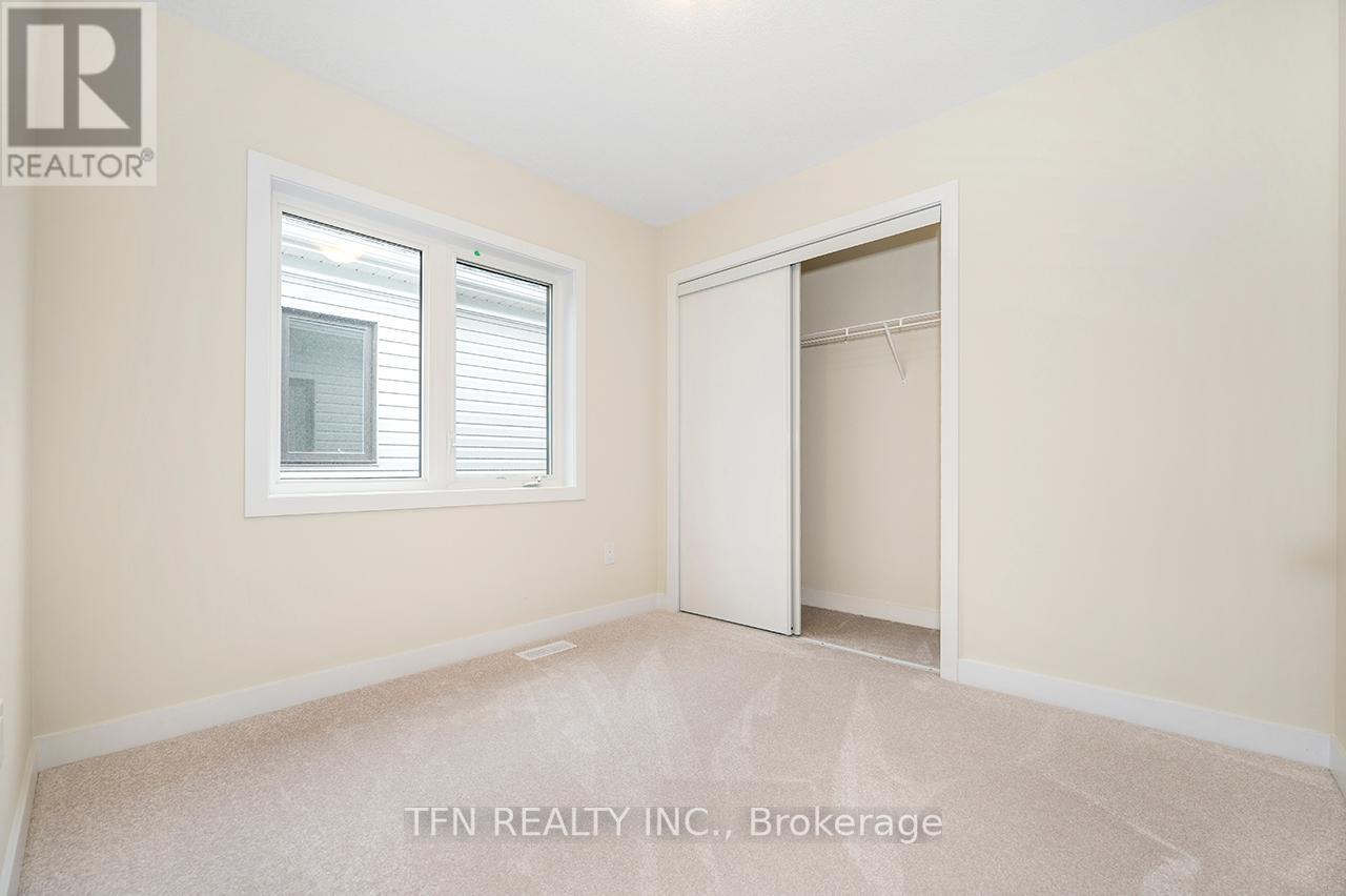 7 BASSWOOD CRES