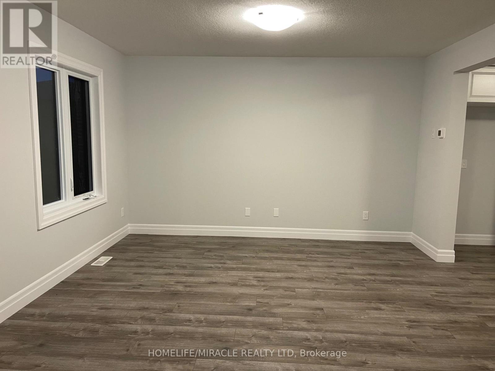 #1 -40 BASTIEN ST, #1