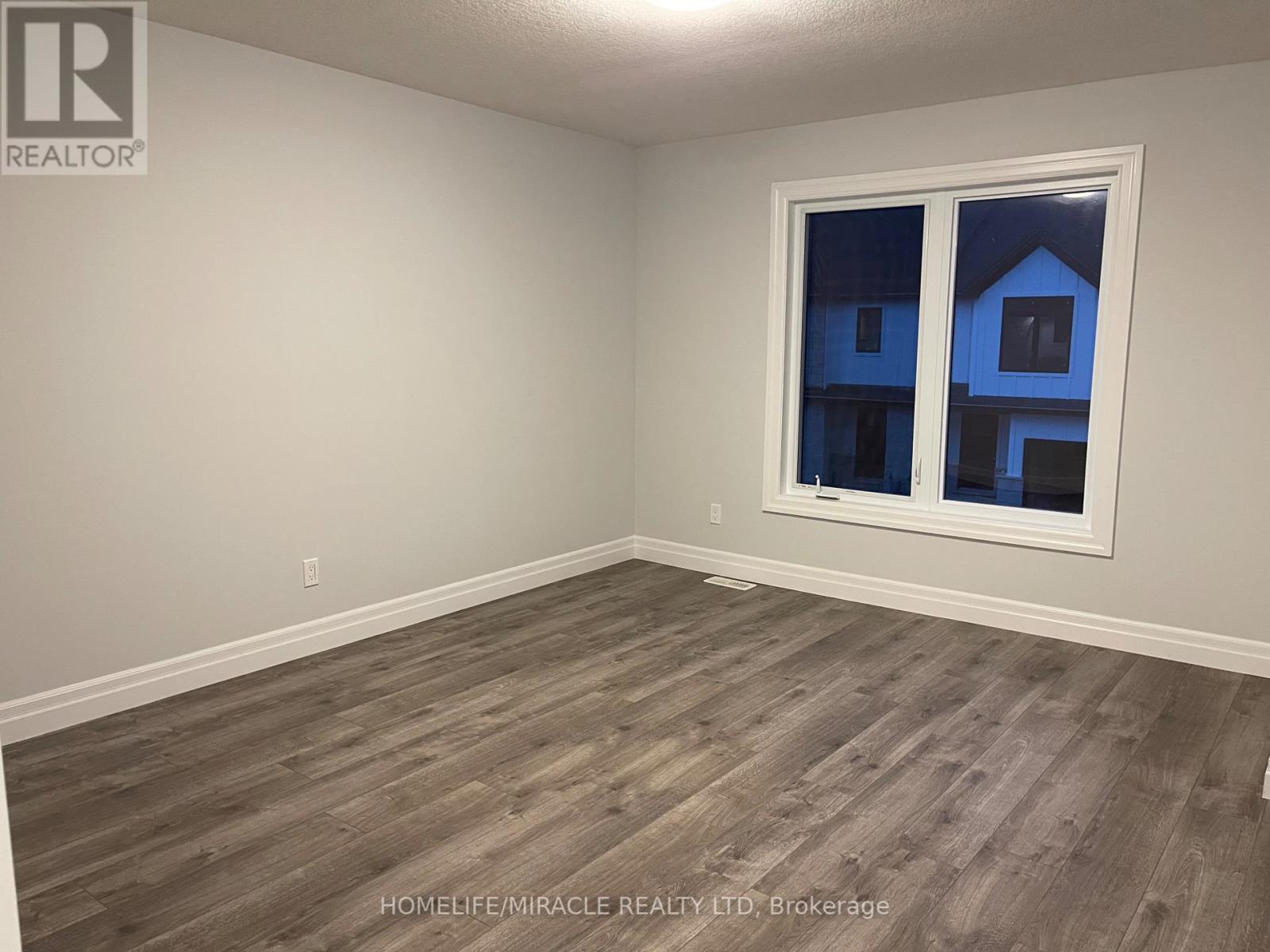 #1 -40 BASTIEN ST, #1