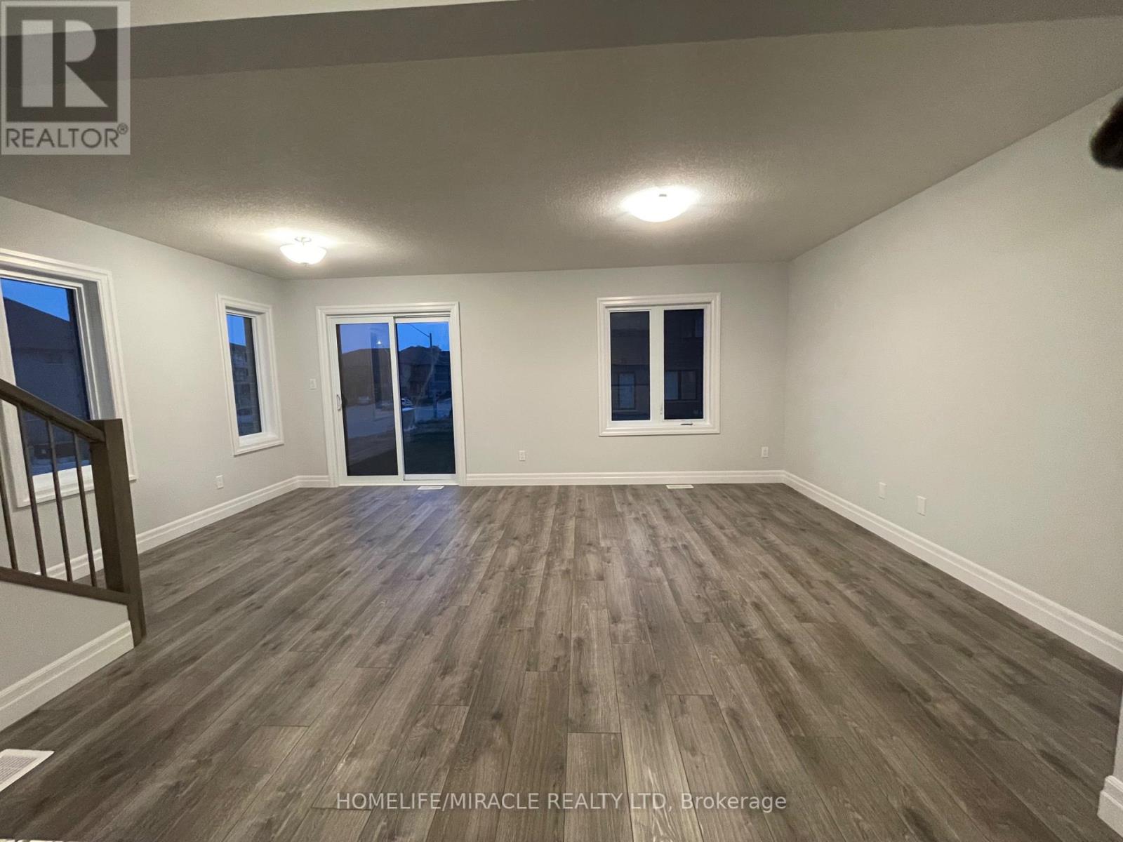 #1 -40 BASTIEN ST, #1
