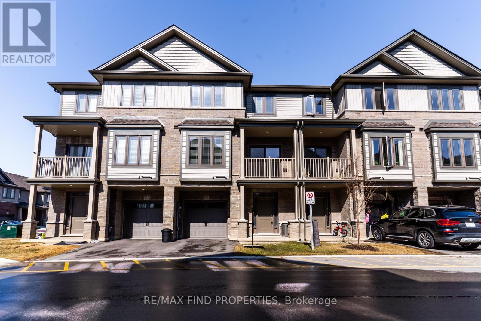 #130 -77 DIANA AVE, #130