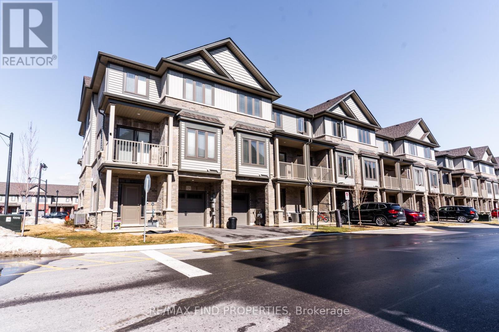 #130 -77 DIANA AVE, #130