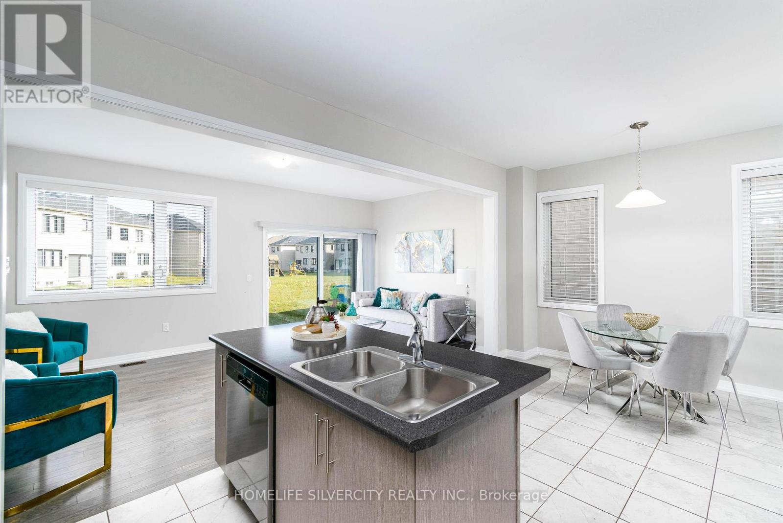 1127 EDINBURGH DR