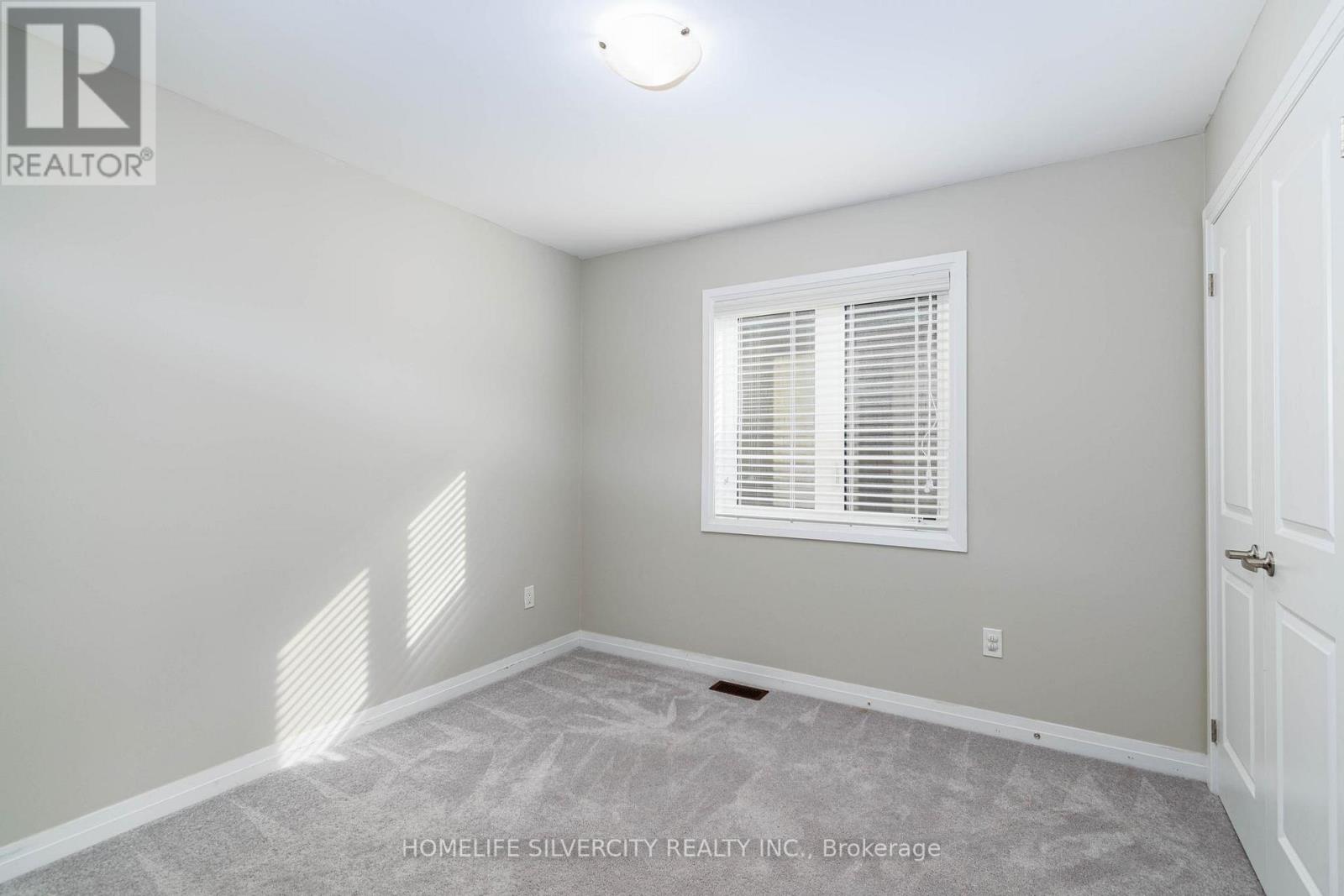 1127 EDINBURGH DR