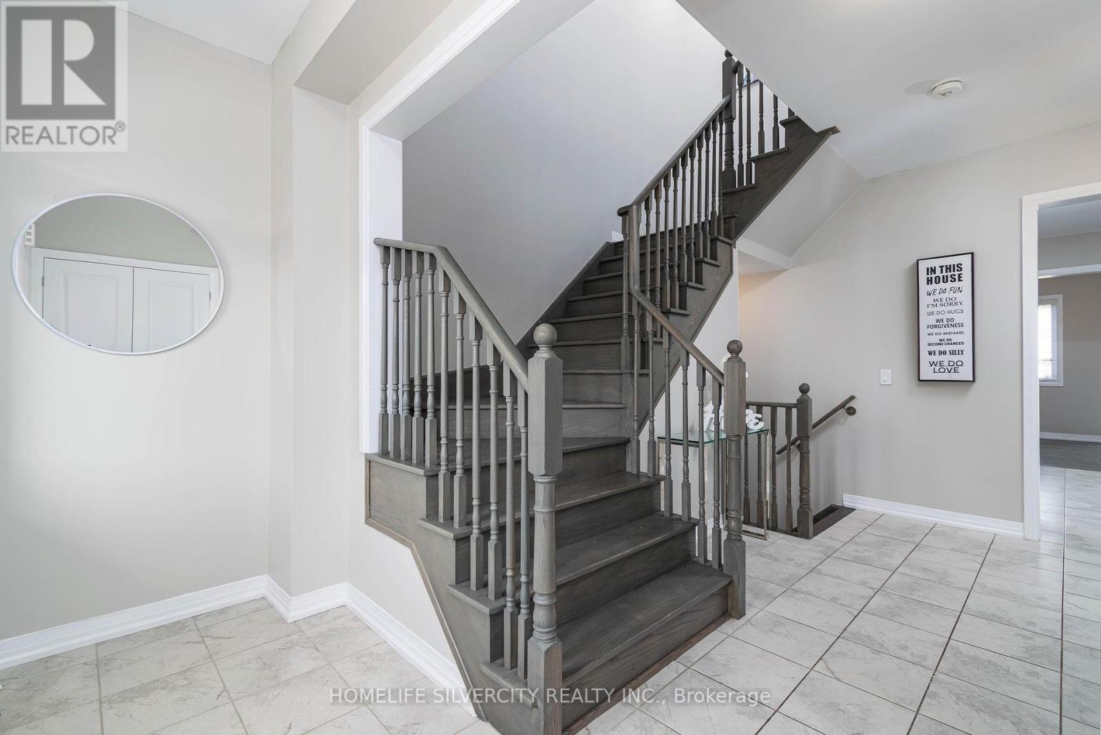 1127 EDINBURGH DR