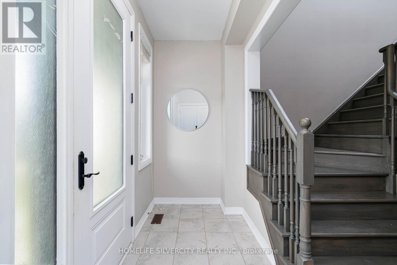 1127 EDINBURGH DR